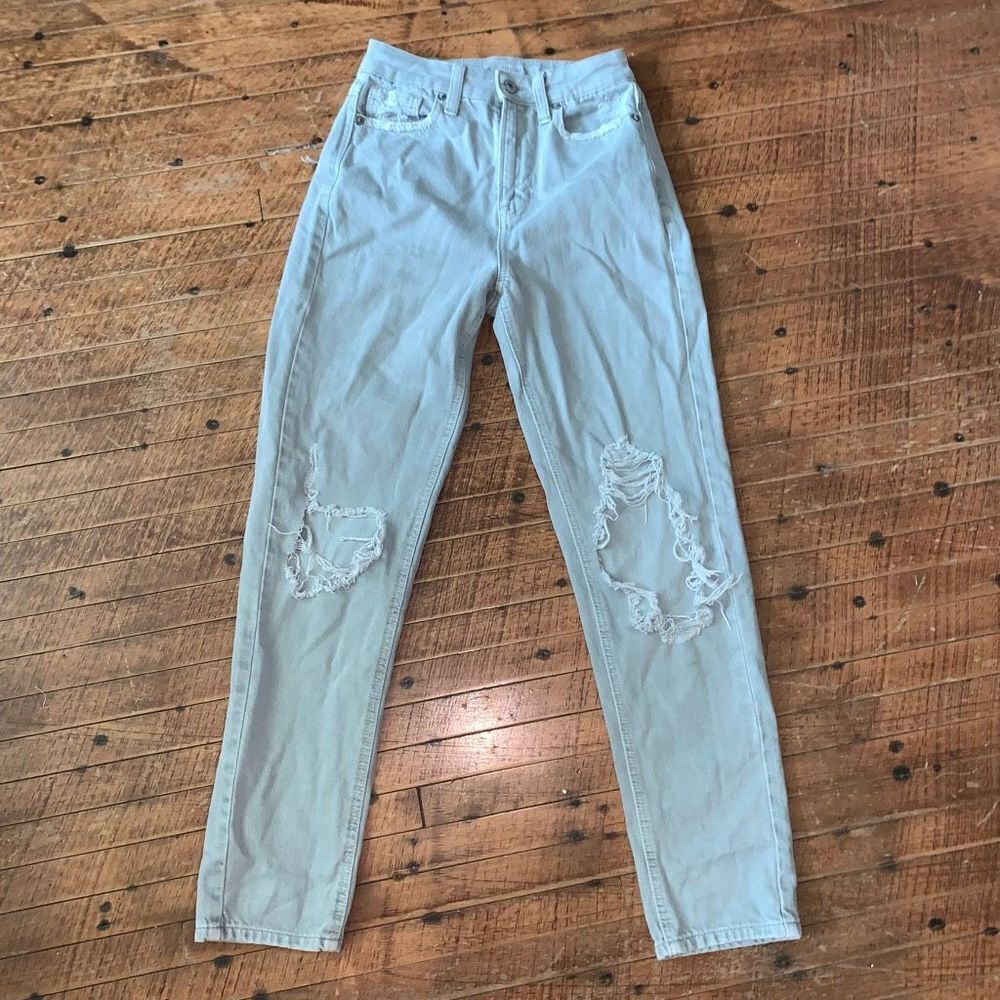 American Eagle destroyed distressed light gray Mom Straight 00 jeans